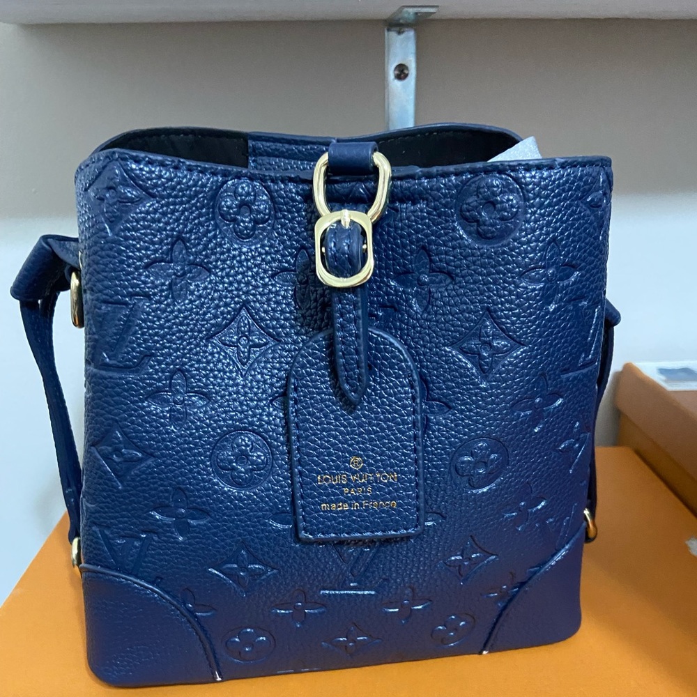 Meet your Posher, Ana